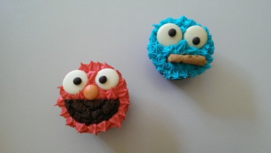 Sesame Street Birthday Party cookie monster cupcakes, elmo cupcake
