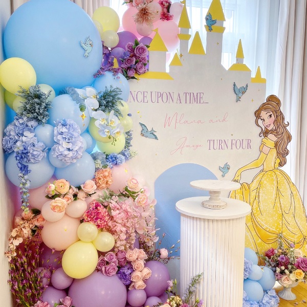 beautiful disney princess balloon and flowers