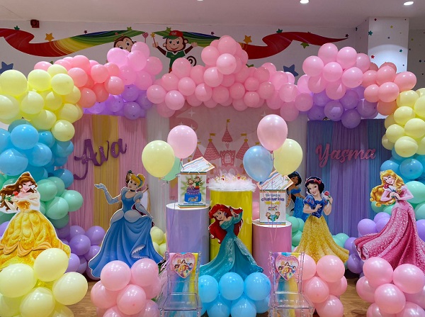 beautiful disney princess birthday props and balloons