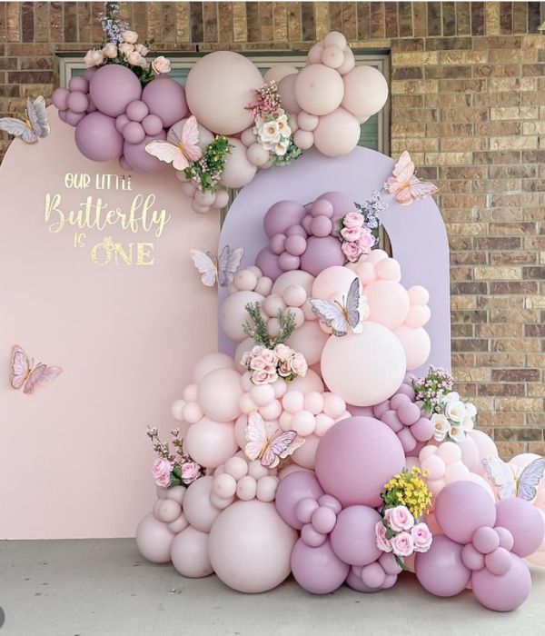 gorgeous butterfly balloon garland