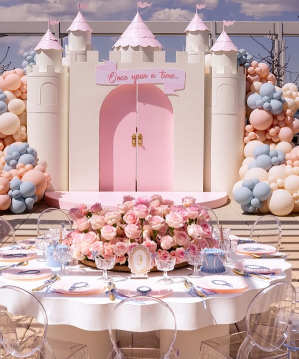 princess fairytales tables and decorations