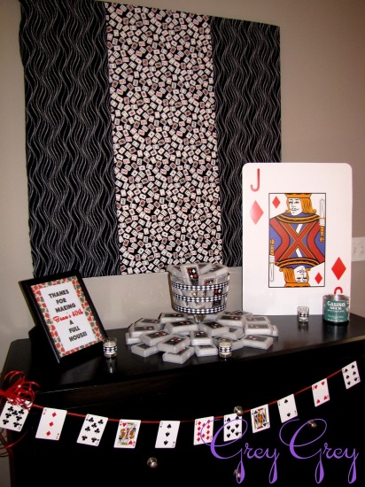 adult-40th-las-vegas-casino-birthday-party-ideas-decorations-poker-banner-bunting