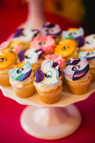 My_Little _Pony_Birthday_Party_in_Rainbow_cupcake