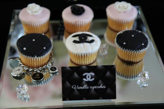 coco-chanel-inspired-birthday-party-vanilla-cupcakes