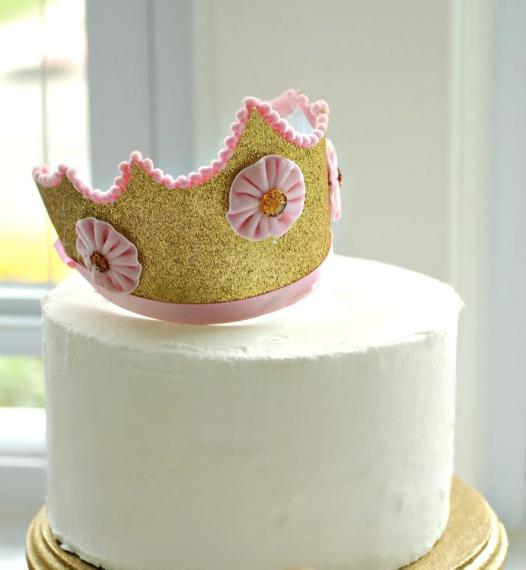 crown topper for the cake