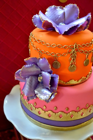 gold-moroccan-teen-birthday-party-cake