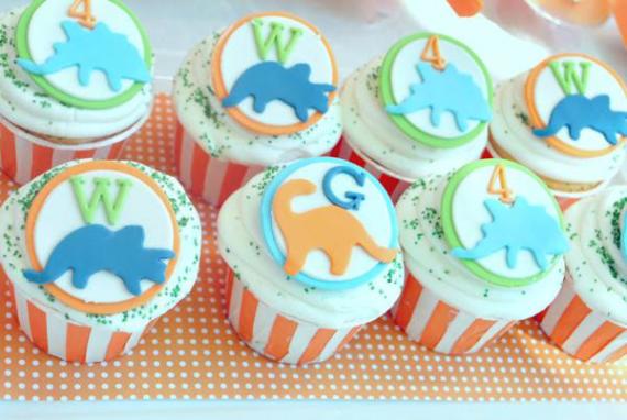 orange-green-roaring-dinosaur-party-cupcakes