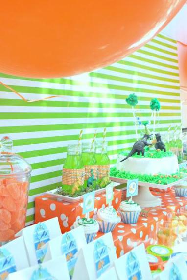 orange-green-roaring-dinosaur-party-dessert-table-giant-balloons-in-orange
