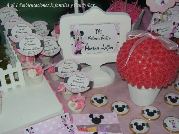 polka-dot-minnie-mouse-party-in-pink