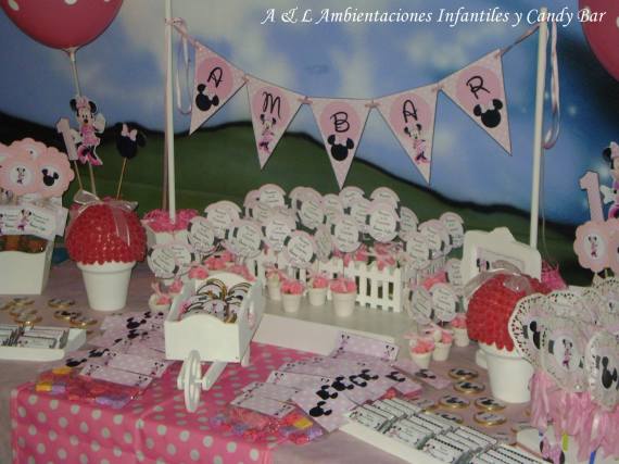polka-dot-minnie-mouse-party-mini-buntings
