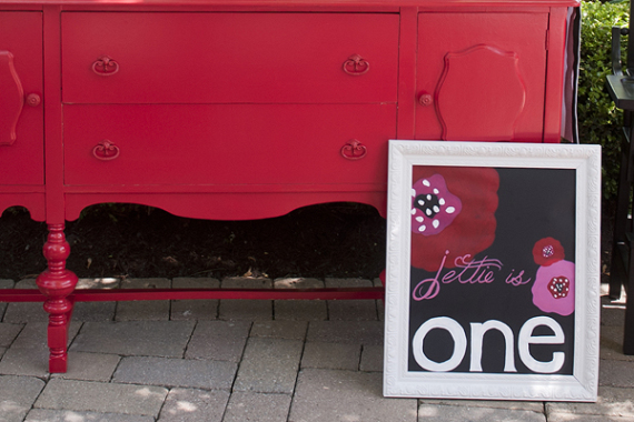 poppy-party-with-black-white-stripes-dessert-table-sign