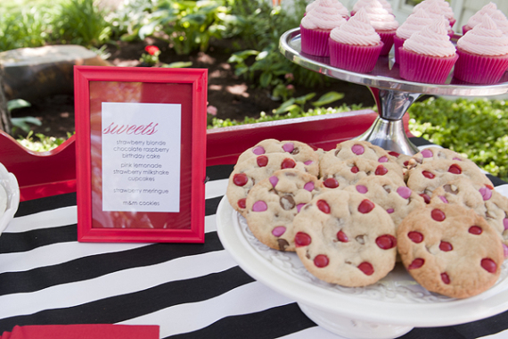 poppy-party-with-black-white-stripes-dessert-table-sign-sweets