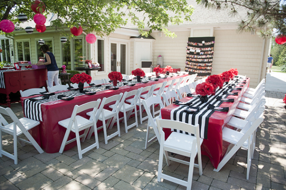 poppy-party-with-black-white-stripes-sitting-area-setting