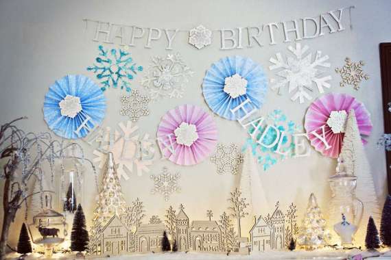 sisters-frozen-party-paper-decorations