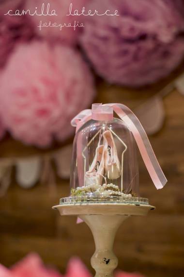 sweet-ballerina-birthday-party-ballet-shoes-display