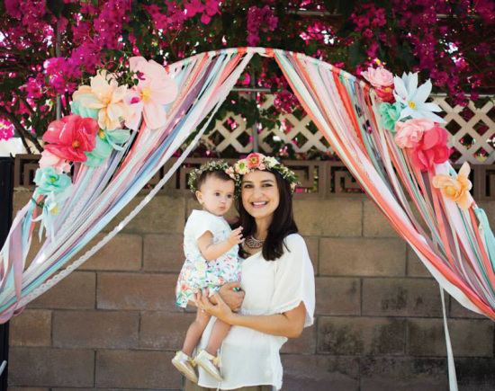 spring-party-DIY-paper-flower-archway