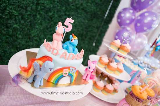My Little Pony Party cake centerpiece