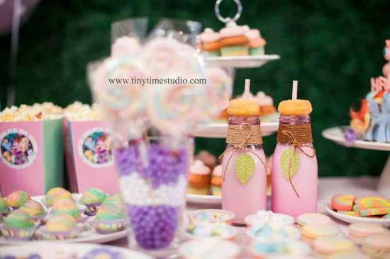 My Little Pony Party desserts and drinks in lovely glasses