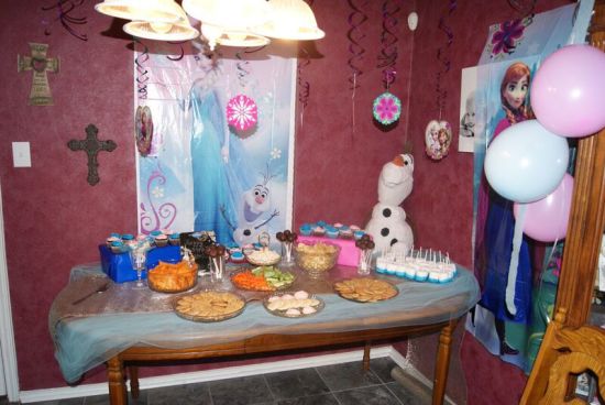 Frozen Party ideas, main table, elsa party
