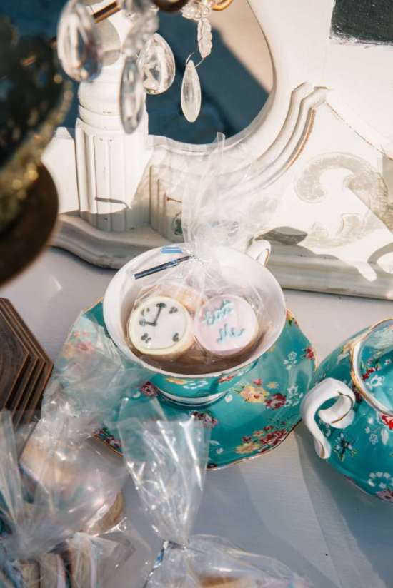 ariana-in-alice-in-wonderland-first-birthday-tea party cups