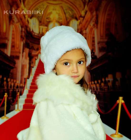 russian-princess-themed-birthday-party royal backdrop birthday girl