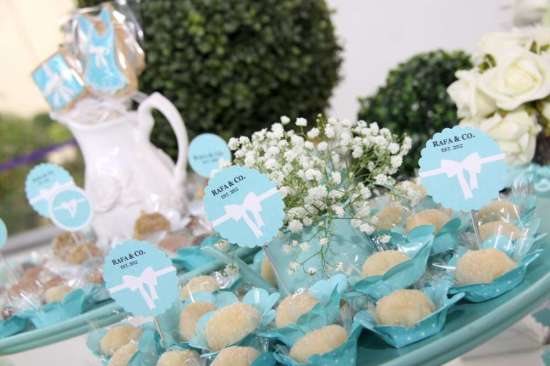 breakfast-at-tiffanys-birthday-party toppers