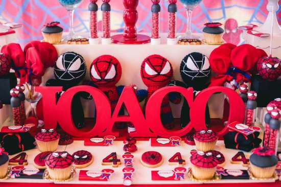 red-white-spiderman-birthday-party desser table