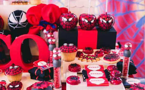red-white-spiderman-birthday-party treats