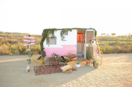 Outdoor-Vintage-Pink-Camper-Birthday-Party-Scenery-Decorations