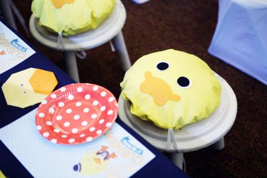 Singing-And-Dancing-With-Ducks-Birthday-Ducky-Seat