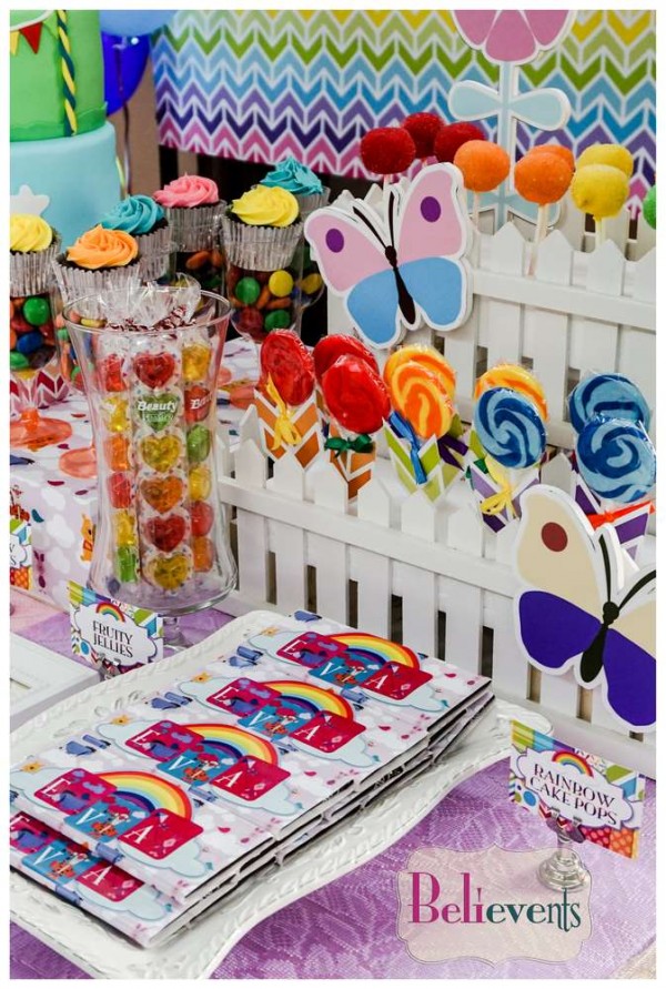 Colorful-Winnie-The-Pooh-Birthday-Lollipops-Butterflies