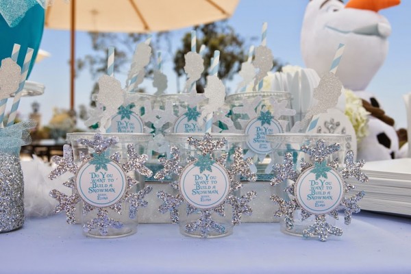 Glamorous-Frozen-Birthday-Party-Cups