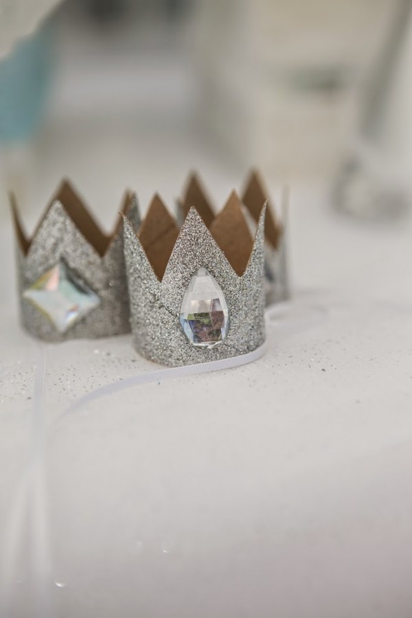 Glamorous-Frozen-Birthday-Party-Silver-Crowns