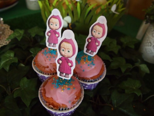 Masha-And-The-Bear-Inspired-Cupcakes