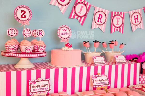 Pink-Airplane-Birthday-Party-Cupcakes