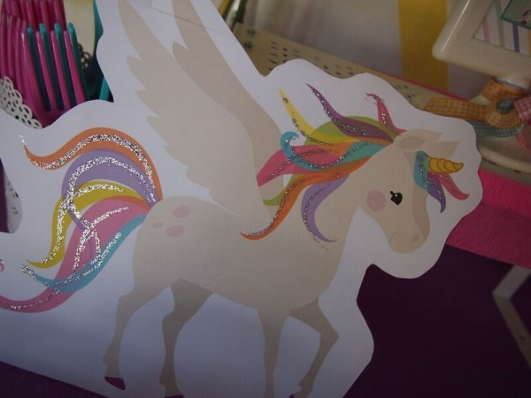 Rainbow-Unicorn-Birthday-Party-Glitter-Art