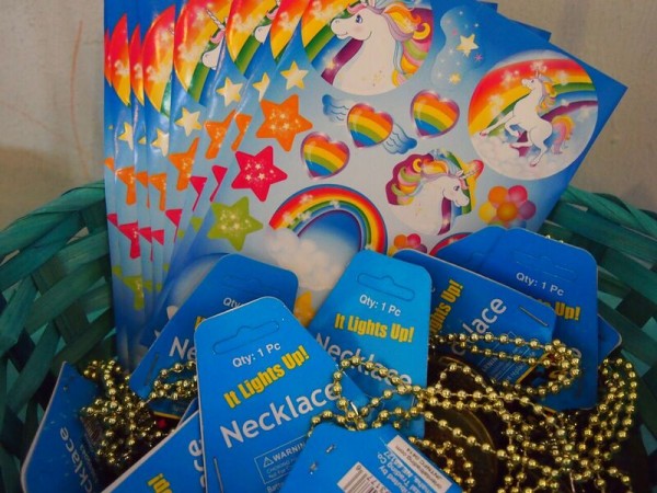 Rainbow-Unicorn-Birthday-Party-Stickers-Lightup-Necklaces