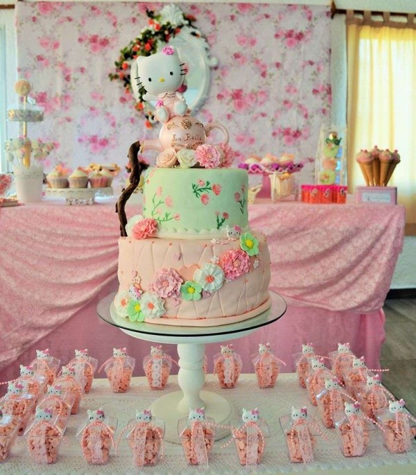 Vintage-Chic-Hello-Kitty-Party-Cake-Table