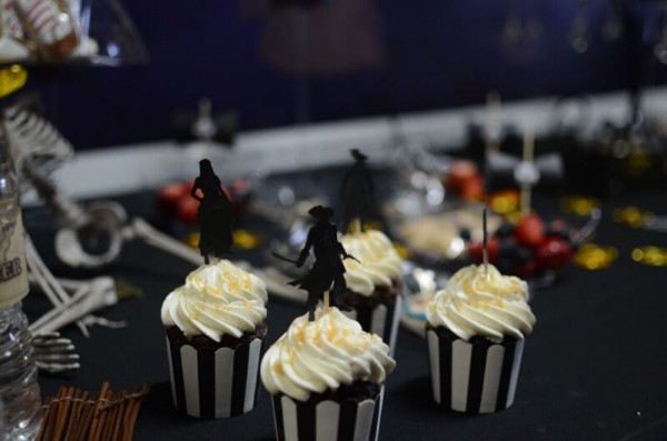 Pirate-Birthday-Party-Cupcakes