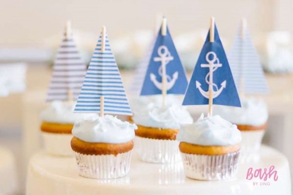 Modern-Nautical-Birthday-Party-Cupcakes