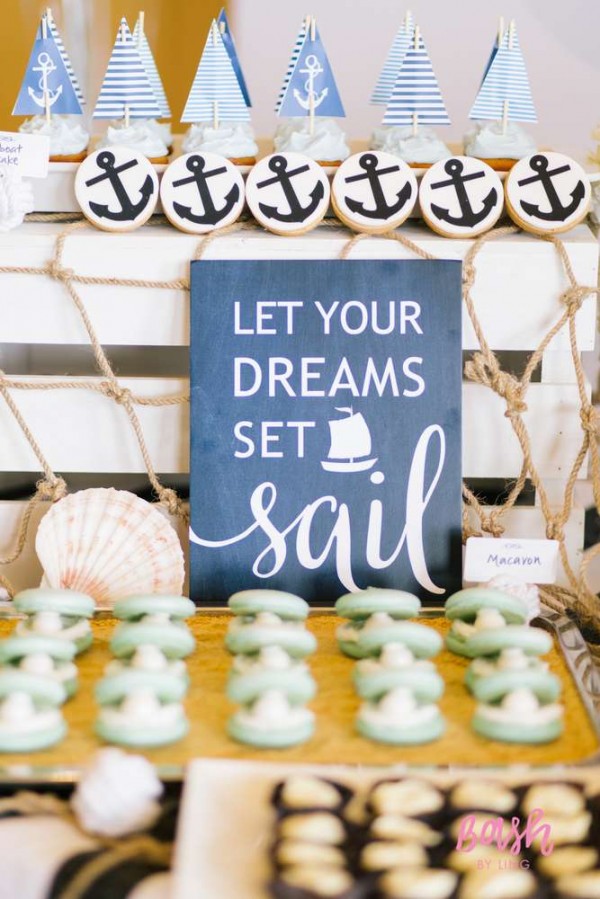 Modern-Nautical-Birthday-Party-Sailing-Decor