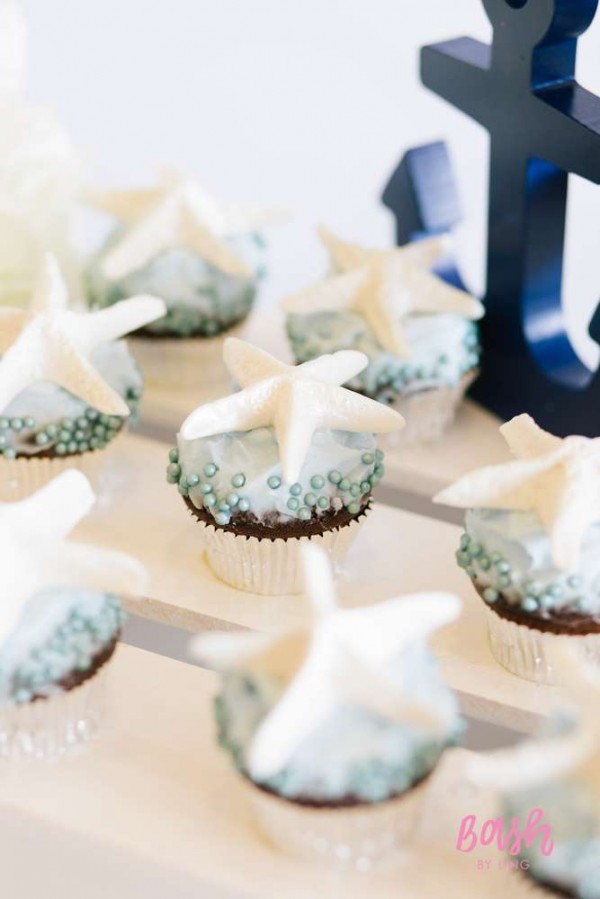 Modern-Nautical-Birthday-Party-Starfish-Cupcakes