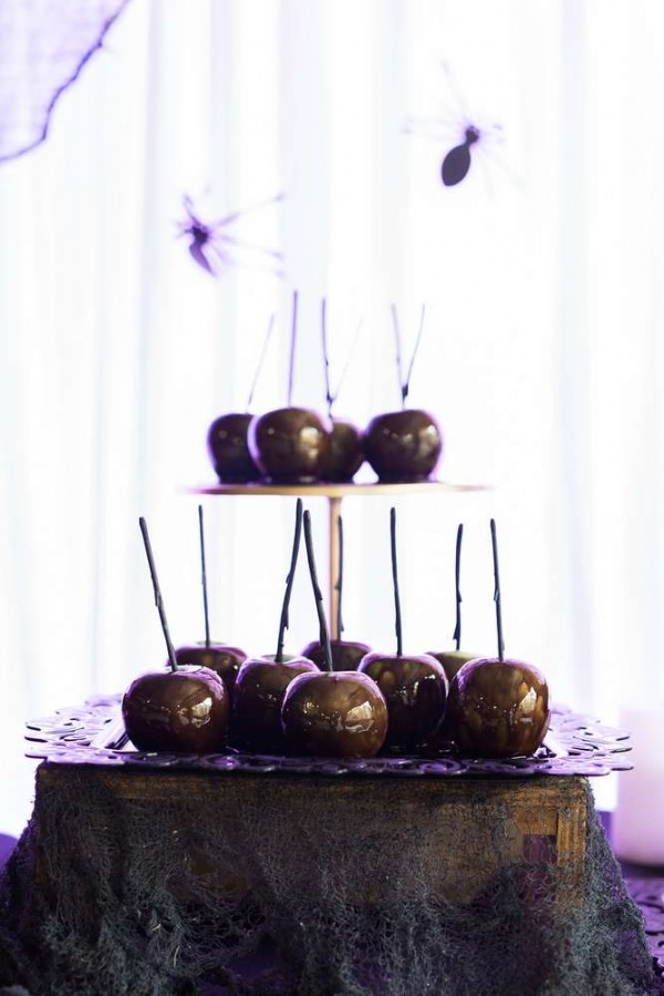 Spooky-Witches-Den-Party-Candy-Coated-Apples