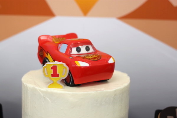 Cars-Desert-Inspired-Birthday-Party-Cake