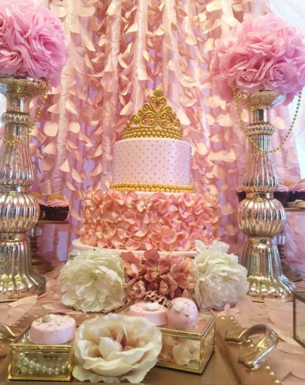 Golden-White-And-Pink-Princess-Birthday-Party-Dessert