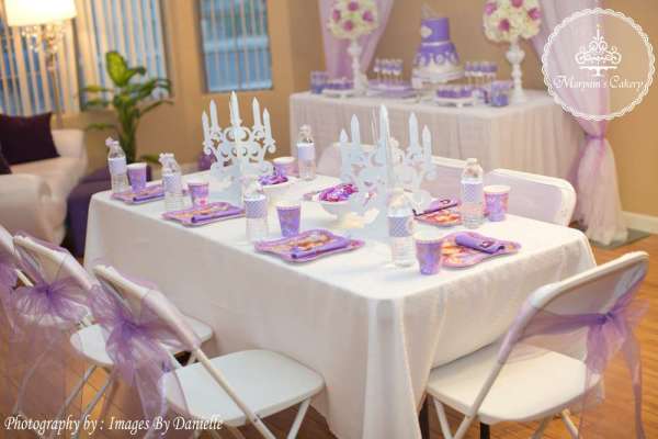 Purple-And-White-Sophia-Birthday-Party-Guest-Seating
