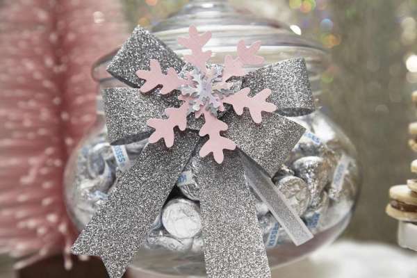 Pinkalicious-Wintry Wonderland-Party-Snowflake-Bow
