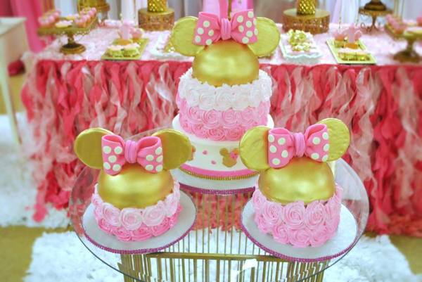 Dazzling- Minnie-Mouse-Birthday-Party-Cakes