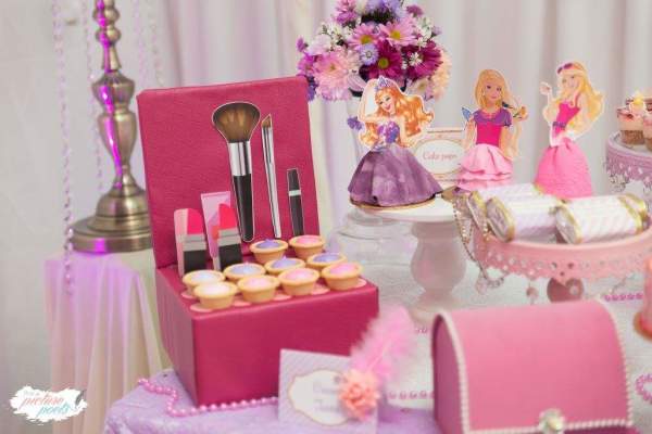 Barbie-Fashionista-Birthday-Bash-Jewelry-Box-Snacks