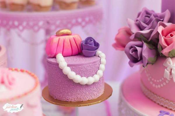 Barbie-Fashionista-Birthday-Bash-Mini-Cake